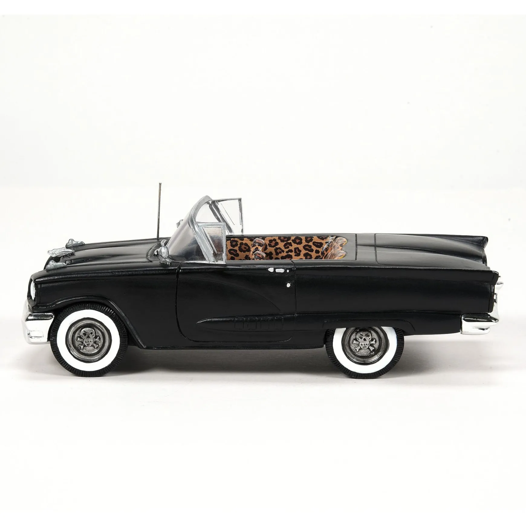 Elvira's Macabre Mobile